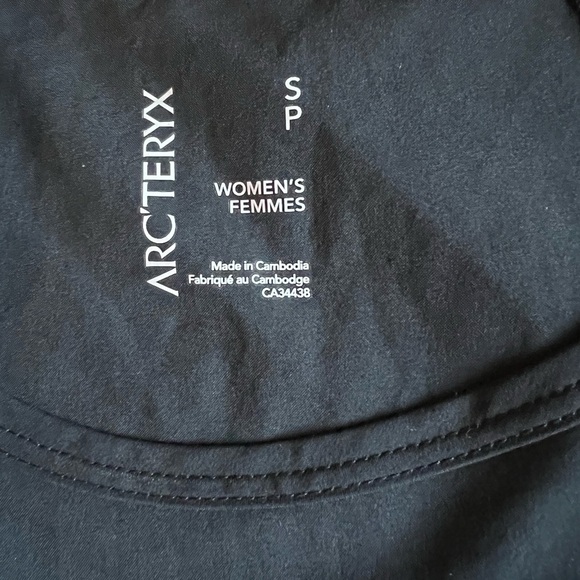 Arc'teryx Women's Black Romper - Size
Small Activewear outdoor - Picture 3 of 5